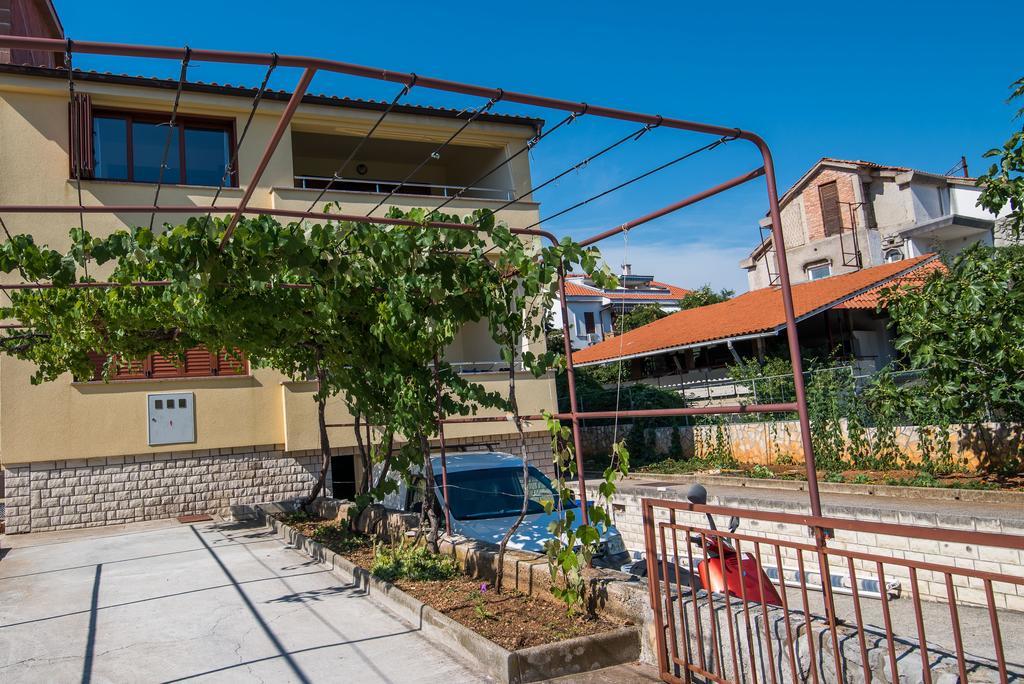 Apartman Slavko Krk Town Exterior foto